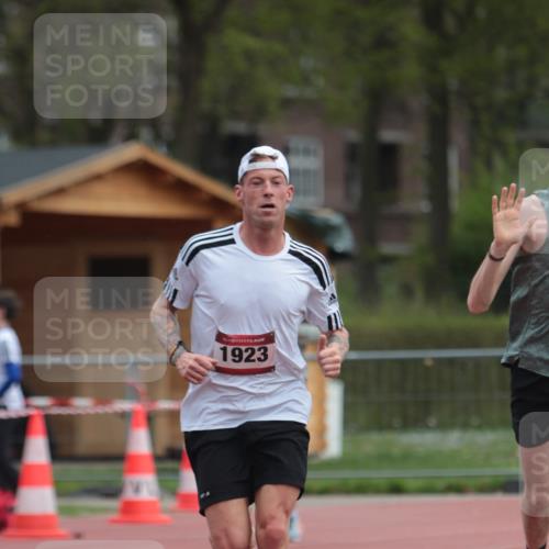 13.04.2025 - Hammer Lauf A. Gomolzig http://msf.ph/oto/7664104 13.04.2025 11:48:25 Ziel 559, 1923, 1965 meine-sportfotos.de