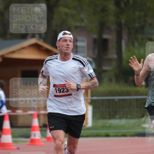 13.04.2025 - Hammer Lauf A. Gomolzig http://msf.ph/oto/7664106 13.04.2025 11:48:25 Ziel 559, 1923, 1965 meine-sportfotos.de