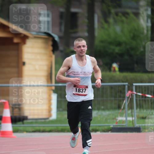 13.04.2025 - Hammer Lauf A. Gomolzig http://msf.ph/oto/7664133 13.04.2025 11:49:25 Ziel 1837 meine-sportfotos.de