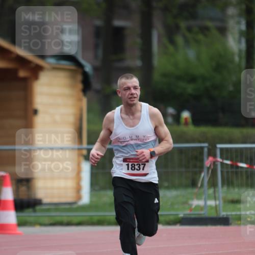 13.04.2025 - Hammer Lauf A. Gomolzig http://msf.ph/oto/7664135 13.04.2025 11:49:26 Ziel 1837 meine-sportfotos.de