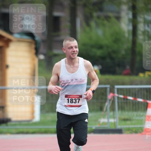 13.04.2025 - Hammer Lauf A. Gomolzig http://msf.ph/oto/7664138 13.04.2025 11:49:26 Ziel 1837 meine-sportfotos.de