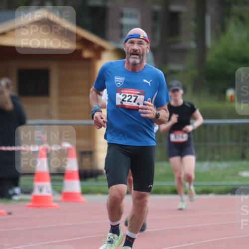 13.04.2025 - Hammer Lauf A. Gomolzig http://msf.ph/oto/7664433 13.04.2025 11:55:25 Ziel 2, 227, 468, 874 meine-sportfotos.de