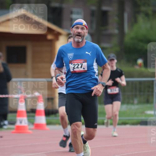 13.04.2025 - Hammer Lauf A. Gomolzig http://msf.ph/oto/7664435 13.04.2025 11:55:25 Ziel 2, 227, 468, 874 meine-sportfotos.de