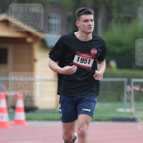 13.04.2025 - Hammer Lauf A. Gomolzig http://msf.ph/oto/7664475 13.04.2025 11:56:02 Ziel 1951 meine-sportfotos.de