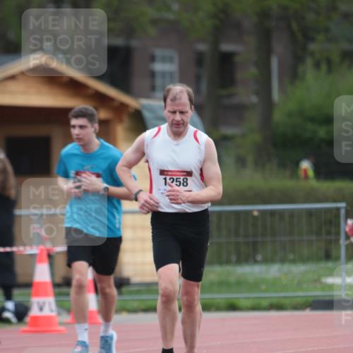 13.04.2025 - Hammer Lauf A. Gomolzig http://msf.ph/oto/7664505 13.04.2025 11:57:04 Ziel 929, 1258 meine-sportfotos.de