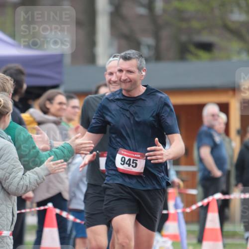 13.04.2025 - Hammer Lauf A. Gomolzig http://msf.ph/oto/7664579 13.04.2025 11:58:17 Ziel 109, 384, 609, 945 meine-sportfotos.de