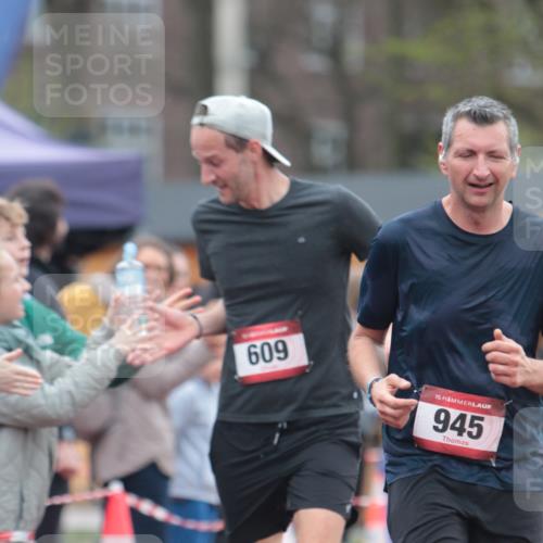 13.04.2025 - Hammer Lauf A. Gomolzig http://msf.ph/oto/7664584 13.04.2025 11:58:18 Ziel 109, 384, 609, 945 meine-sportfotos.de