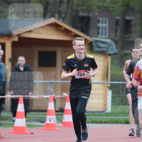 13.04.2025 - Hammer Lauf A. Gomolzig http://msf.ph/oto/7664593 13.04.2025 11:58:27 Ziel 693, 704, 1341, 1808 meine-sportfotos.de