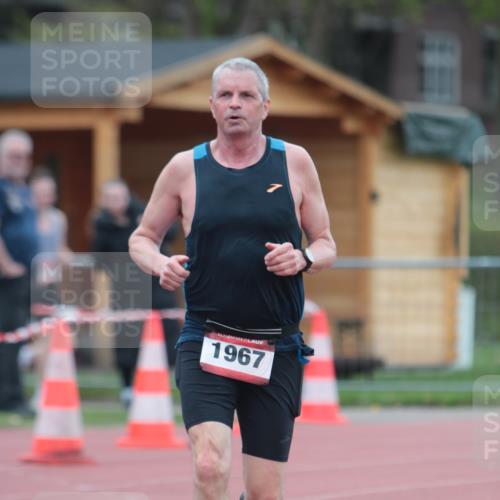 13.04.2025 - Hammer Lauf A. Gomolzig http://msf.ph/oto/7664631 13.04.2025 11:58:52 Ziel 1921 meine-sportfotos.de