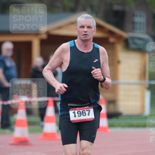 13.04.2025 - Hammer Lauf A. Gomolzig http://msf.ph/oto/7664632 13.04.2025 11:58:52 Ziel 1921 meine-sportfotos.de
