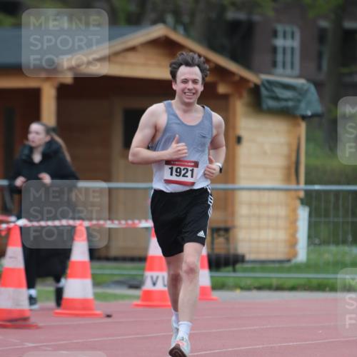 13.04.2025 - Hammer Lauf A. Gomolzig http://msf.ph/oto/7664634 13.04.2025 11:58:58 Ziel 1921 meine-sportfotos.de