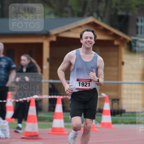 13.04.2025 - Hammer Lauf A. Gomolzig http://msf.ph/oto/7664637 13.04.2025 11:58:59 Ziel 1921 meine-sportfotos.de