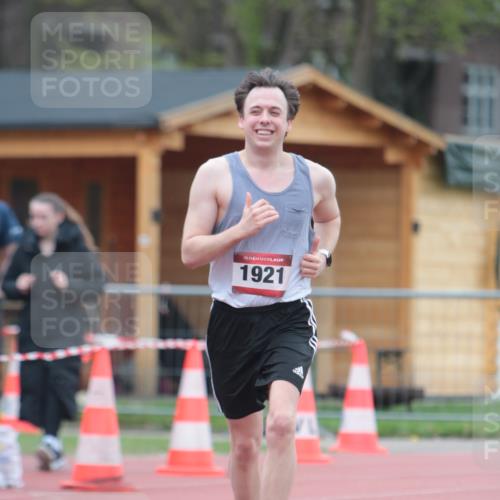 13.04.2025 - Hammer Lauf A. Gomolzig http://msf.ph/oto/7664639 13.04.2025 11:58:59 Ziel 1921 meine-sportfotos.de