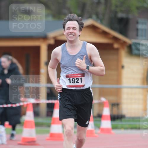 13.04.2025 - Hammer Lauf A. Gomolzig http://msf.ph/oto/7664641 13.04.2025 11:58:59 Ziel 1921 meine-sportfotos.de