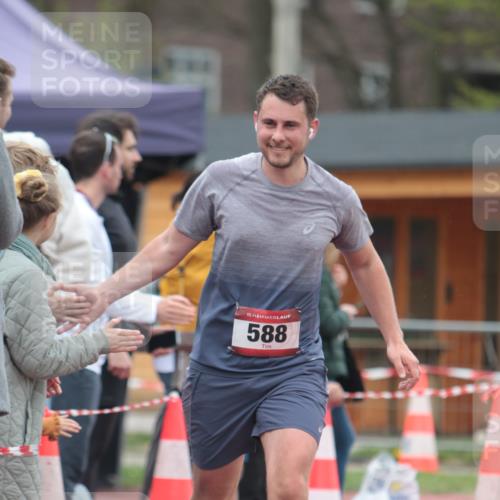 13.04.2025 - Hammer Lauf A. Gomolzig http://msf.ph/oto/7664655 13.04.2025 11:59:11 Ziel 322, 588, 1896 meine-sportfotos.de