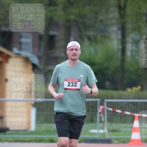 13.04.2025 - Hammer Lauf A. Gomolzig http://msf.ph/oto/7664675 13.04.2025 11:59:22 Ziel 232 meine-sportfotos.de