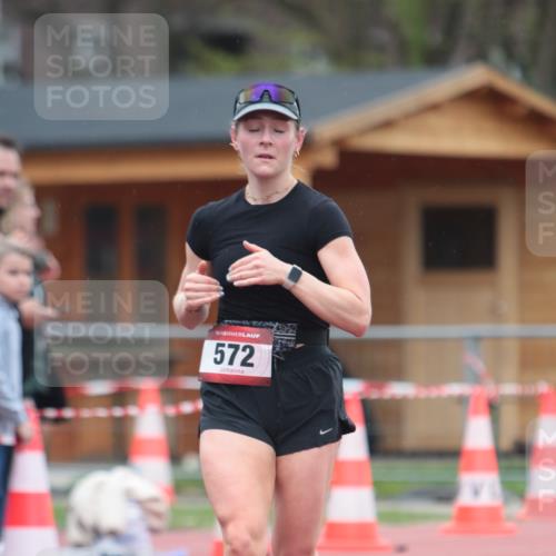 13.04.2025 - Hammer Lauf A. Gomolzig http://msf.ph/oto/7664733 13.04.2025 12:00:01 Ziel 218, 572, 614 meine-sportfotos.de