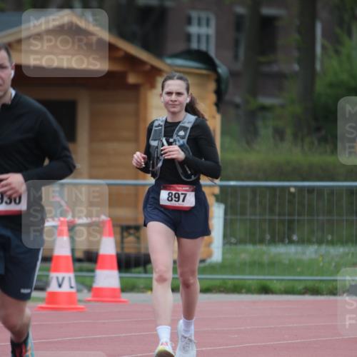 13.04.2025 - Hammer Lauf A. Gomolzig http://msf.ph/oto/7664751 13.04.2025 12:00:09 Ziel 218, 897, 1930 meine-sportfotos.de