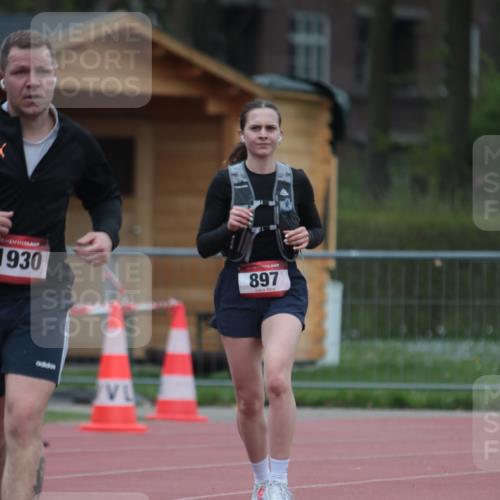 13.04.2025 - Hammer Lauf A. Gomolzig http://msf.ph/oto/7664753 13.04.2025 12:00:09 Ziel 218, 897, 1930 meine-sportfotos.de