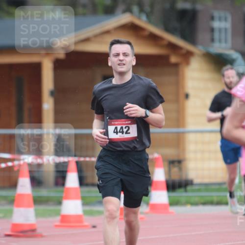 13.04.2025 - Hammer Lauf A. Gomolzig http://msf.ph/oto/7664847 13.04.2025 12:01:30 Ziel 320, 414, 442 meine-sportfotos.de
