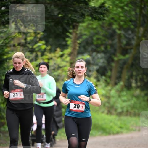 13.04.2025 - Hammer Lauf Dr. Thomas Lammeyer http://msf.ph/oto/7664853 13.04.2025 11:36:12 Laufen 21, 1, 3, 662, 15, 201, 1 meine-sportfotos.de