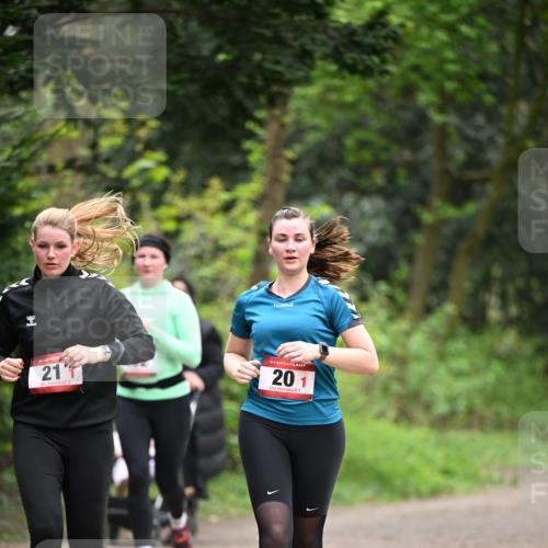 13.04.2025 - Hammer Lauf Dr. Thomas Lammeyer http://msf.ph/oto/7664855 13.04.2025 11:36:12 Laufen 21, 3, 15, 201, 1 meine-sportfotos.de