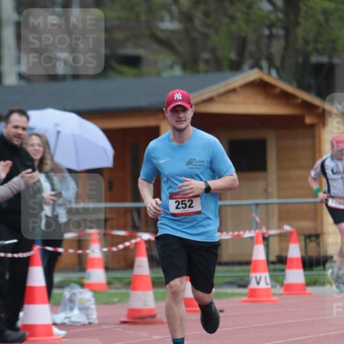 13.04.2025 - Hammer Lauf A. Gomolzig http://msf.ph/oto/7664896 13.04.2025 12:03:13 Ziel 252 meine-sportfotos.de