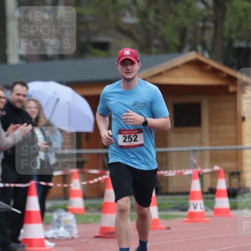 13.04.2025 - Hammer Lauf A. Gomolzig http://msf.ph/oto/7664898 13.04.2025 12:03:14 Ziel 252 meine-sportfotos.de
