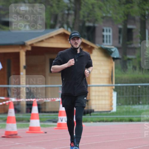 13.04.2025 - Hammer Lauf A. Gomolzig http://msf.ph/oto/7664930 13.04.2025 12:03:29 Ziel 456, 524, 599 meine-sportfotos.de
