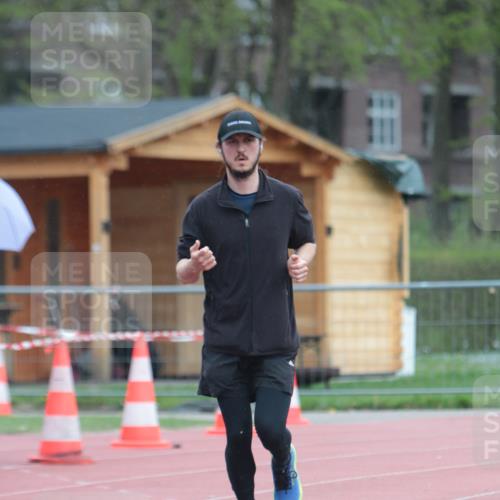 13.04.2025 - Hammer Lauf A. Gomolzig http://msf.ph/oto/7664933 13.04.2025 12:03:29 Ziel 456, 524, 599 meine-sportfotos.de