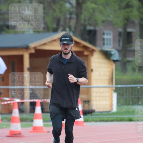 13.04.2025 - Hammer Lauf A. Gomolzig http://msf.ph/oto/7664935 13.04.2025 12:03:30 Ziel 524, 599 meine-sportfotos.de