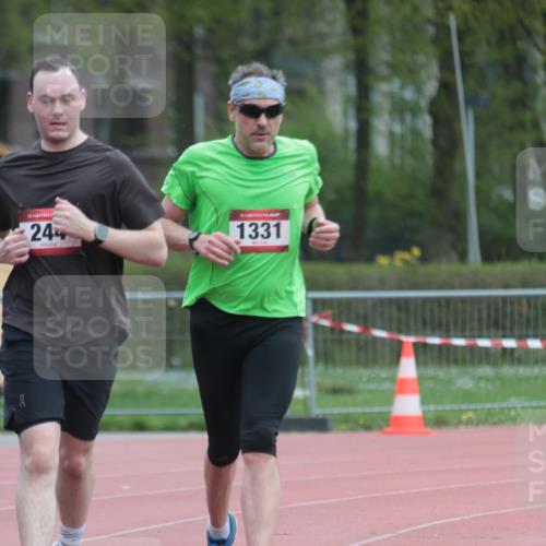 13.04.2025 - Hammer Lauf A. Gomolzig http://msf.ph/oto/7664994 13.04.2025 12:04:17 Ziel 20, 21, 244, 762, 1331 meine-sportfotos.de