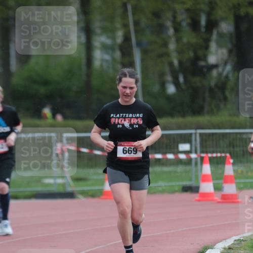 13.04.2025 - Hammer Lauf A. Gomolzig http://msf.ph/oto/7665065 13.04.2025 12:05:38 Ziel 566, 669 meine-sportfotos.de