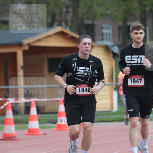 13.04.2025 - Hammer Lauf A. Gomolzig http://msf.ph/oto/7665082 13.04.2025 12:05:47 Ziel 1946, 1947 meine-sportfotos.de
