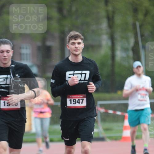 13.04.2025 - Hammer Lauf A. Gomolzig http://msf.ph/oto/7665086 13.04.2025 12:05:48 Ziel 119, 287, 1946, 1947 meine-sportfotos.de