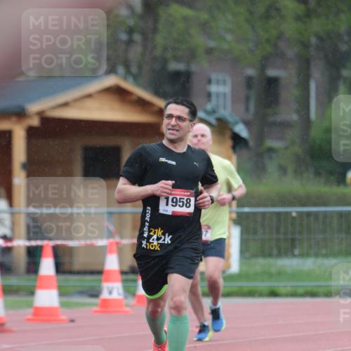 13.04.2025 - Hammer Lauf A. Gomolzig http://msf.ph/oto/7665199 13.04.2025 12:07:38 Ziel 552, 1897, 1958 meine-sportfotos.de