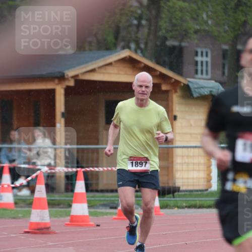 13.04.2025 - Hammer Lauf A. Gomolzig http://msf.ph/oto/7665203 13.04.2025 12:07:40 Ziel 552, 1897, 1958 meine-sportfotos.de