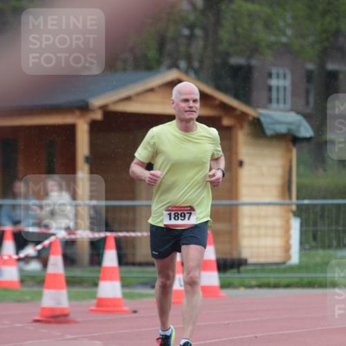 13.04.2025 - Hammer Lauf A. Gomolzig http://msf.ph/oto/7665204 13.04.2025 12:07:41 Ziel 552, 1897, 1958 meine-sportfotos.de
