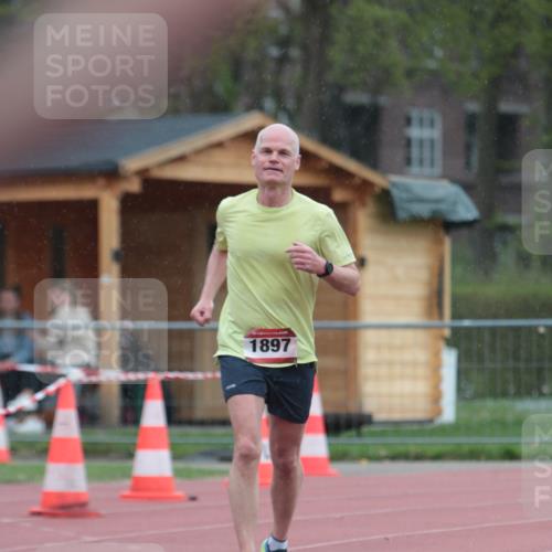 13.04.2025 - Hammer Lauf A. Gomolzig http://msf.ph/oto/7665206 13.04.2025 12:07:41 Ziel 552, 1897, 1958 meine-sportfotos.de