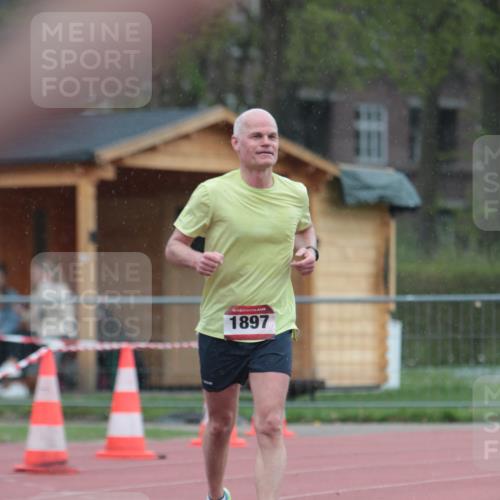 13.04.2025 - Hammer Lauf A. Gomolzig http://msf.ph/oto/7665208 13.04.2025 12:07:41 Ziel 552, 1897, 1958 meine-sportfotos.de