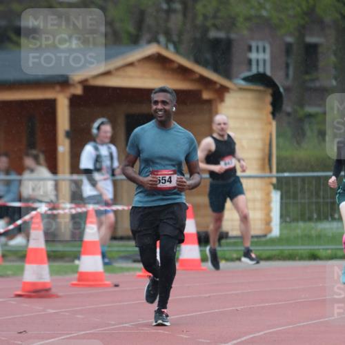 13.04.2025 - Hammer Lauf A. Gomolzig http://msf.ph/oto/7665220 13.04.2025 12:08:02 Ziel 19, 643, 654, 1931 meine-sportfotos.de