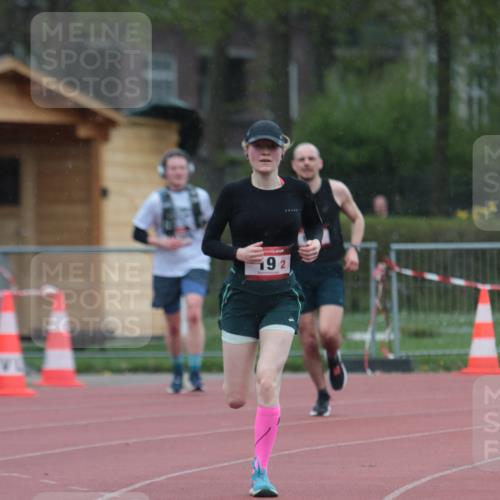 13.04.2025 - Hammer Lauf A. Gomolzig http://msf.ph/oto/7665227 13.04.2025 12:08:04 Ziel 19, 643, 654 meine-sportfotos.de