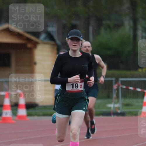 13.04.2025 - Hammer Lauf A. Gomolzig http://msf.ph/oto/7665234 13.04.2025 12:08:05 Ziel 19, 643, 654, 1939 meine-sportfotos.de
