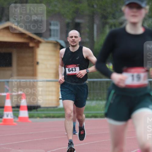 13.04.2025 - Hammer Lauf A. Gomolzig http://msf.ph/oto/7665235 13.04.2025 12:08:07 Ziel 19, 643, 654, 1939 meine-sportfotos.de