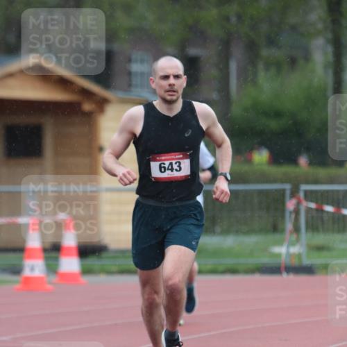 13.04.2025 - Hammer Lauf A. Gomolzig http://msf.ph/oto/7665241 13.04.2025 12:08:08 Ziel 643, 654, 1939 meine-sportfotos.de