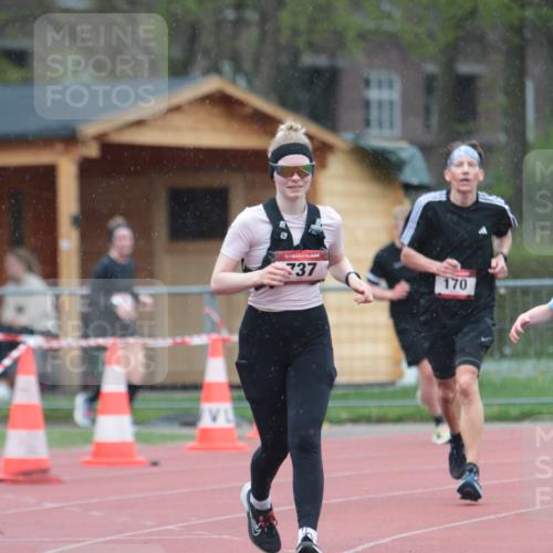 13.04.2025 - Hammer Lauf A. Gomolzig http://msf.ph/oto/7665267 13.04.2025 12:08:43 Ziel 18, 170, 452, 737 meine-sportfotos.de