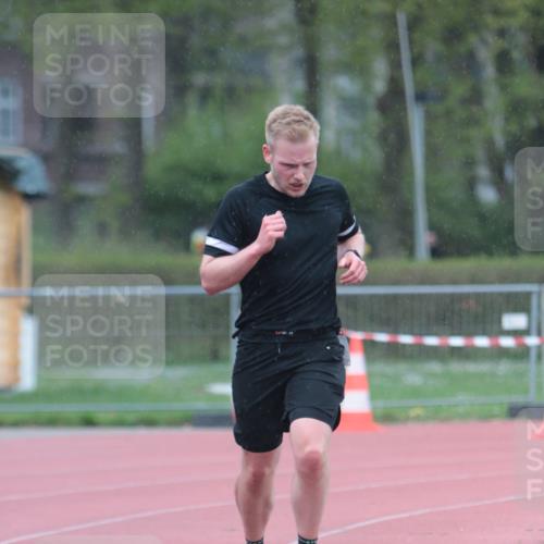 13.04.2025 - Hammer Lauf A. Gomolzig http://msf.ph/oto/7665281 13.04.2025 12:08:49 Ziel 10, 452 meine-sportfotos.de