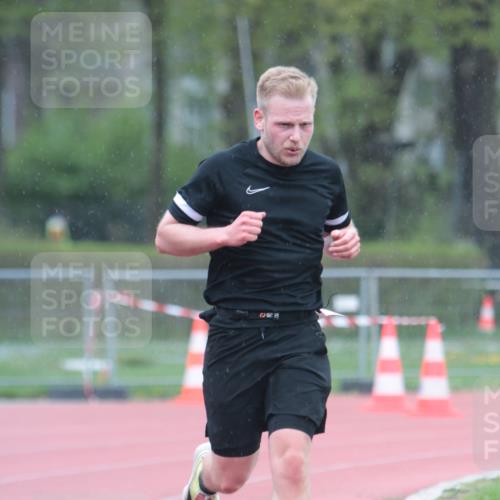 13.04.2025 - Hammer Lauf A. Gomolzig http://msf.ph/oto/7665284 13.04.2025 12:08:49 Ziel 10, 452 meine-sportfotos.de