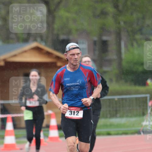 13.04.2025 - Hammer Lauf A. Gomolzig http://msf.ph/oto/7665296 13.04.2025 12:09:21 Ziel 312, 817, 818 meine-sportfotos.de
