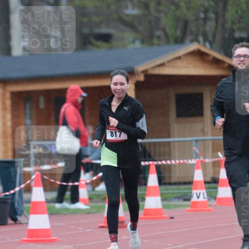 13.04.2025 - Hammer Lauf A. Gomolzig http://msf.ph/oto/7665300 13.04.2025 12:09:23 Ziel 312, 817, 818 meine-sportfotos.de